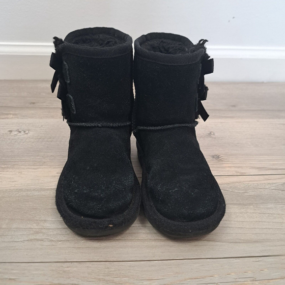 Koolaburra By Ugg Toddler Victoria Short Boot Suede Shearling Black Size 6 - Picture 1 of 9